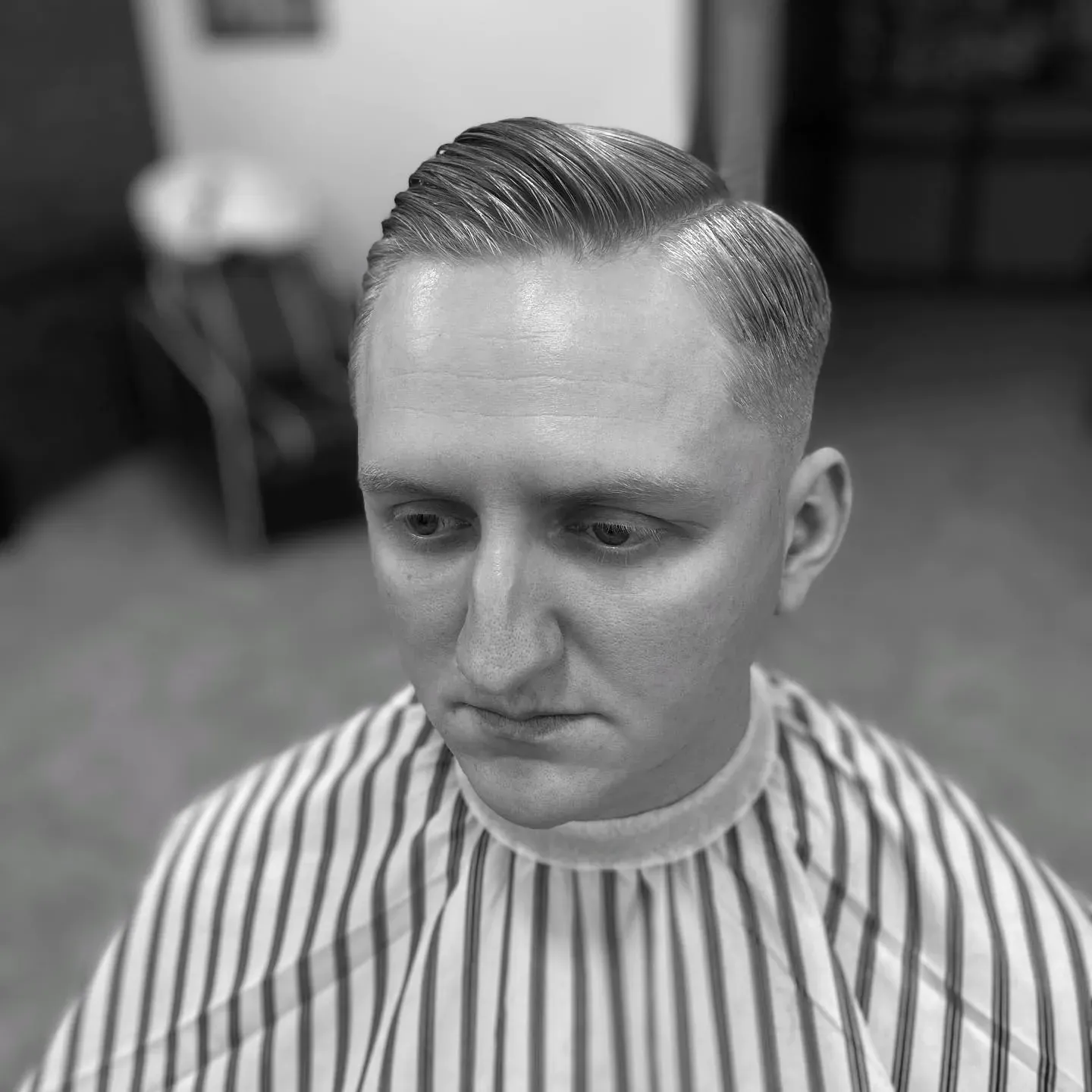 задоволений клієнт Underground Barbershop